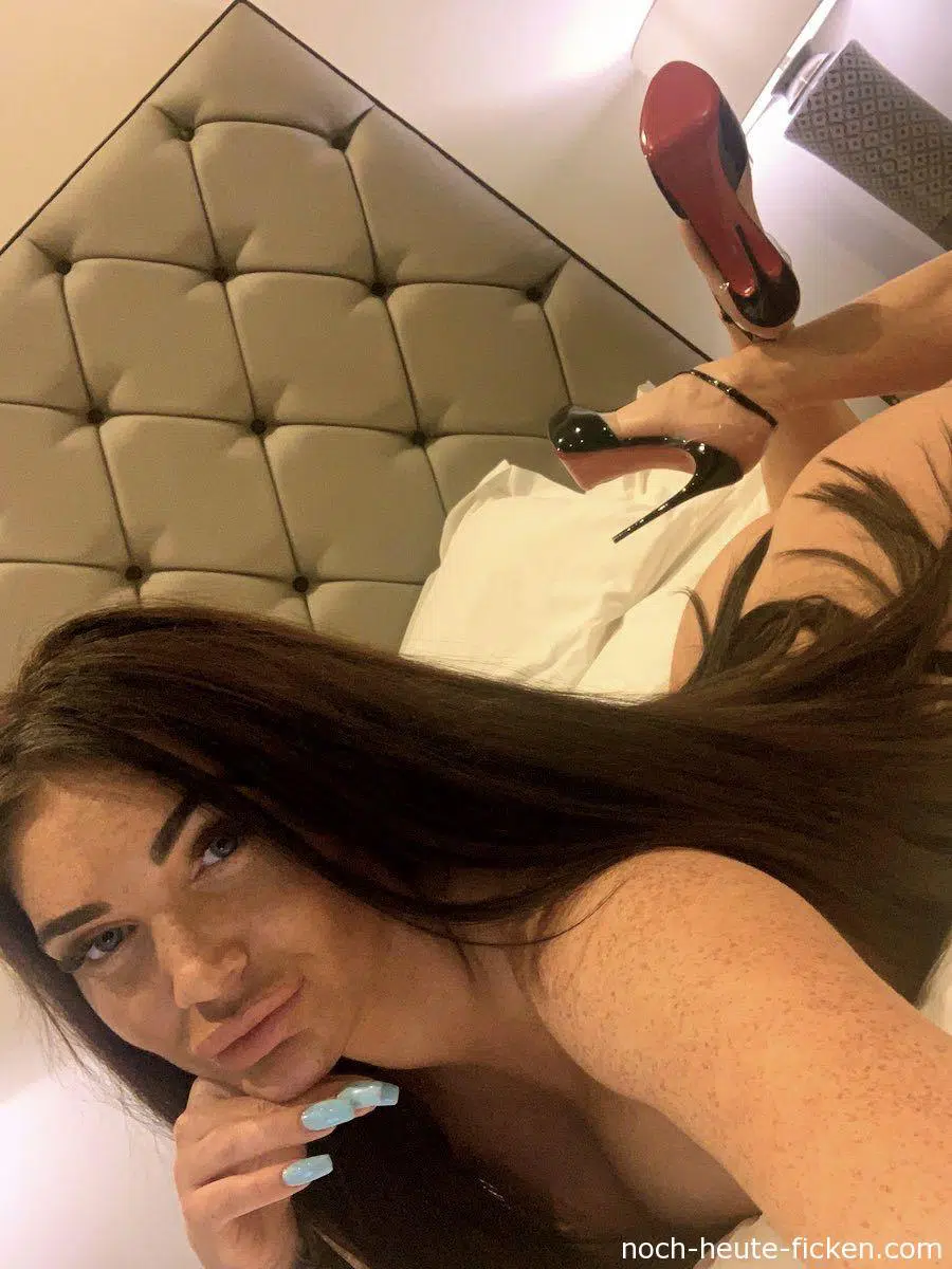 Geile Schlampe will heute noch ein spontanes Sexdate finden heute noch spontanes sexdate finden